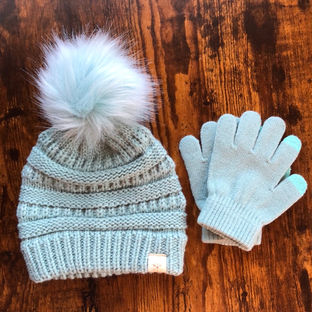 Hat & Mittens